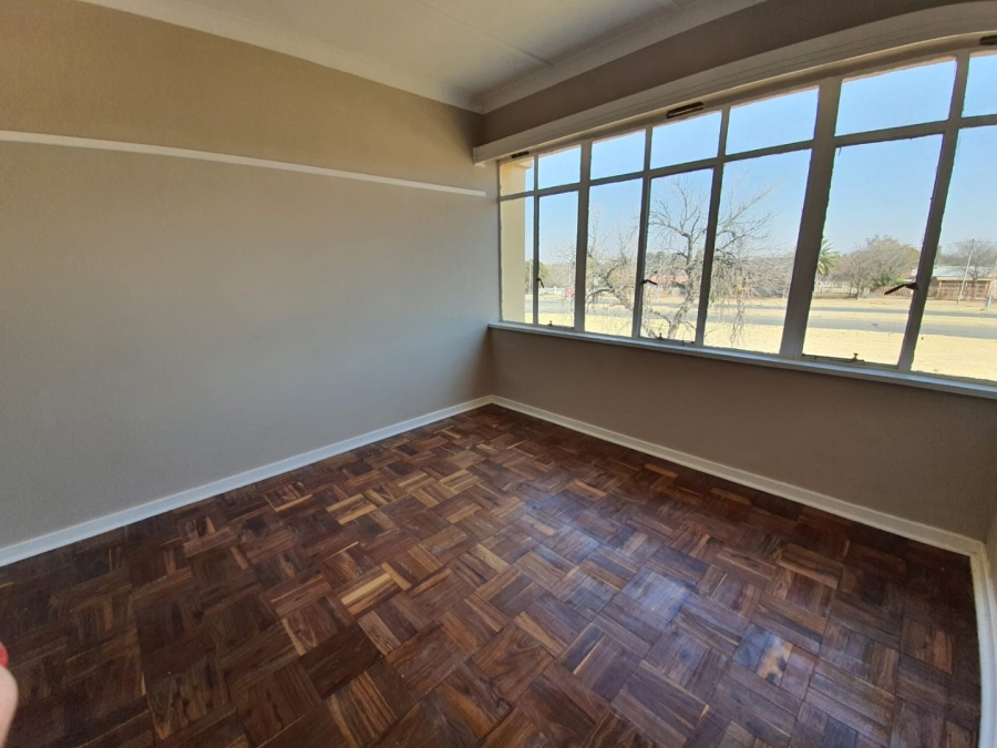2 Bedroom Property for Sale in Kroonheuwel Free State